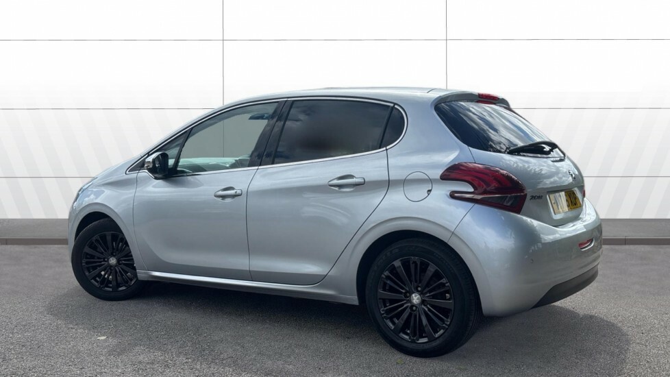 Peugeot 208 Allure Silver #2