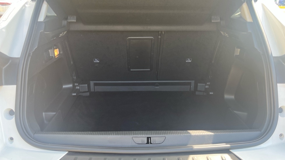 Vauxhall Grandland X Griffin Edition SH21MVT White #4