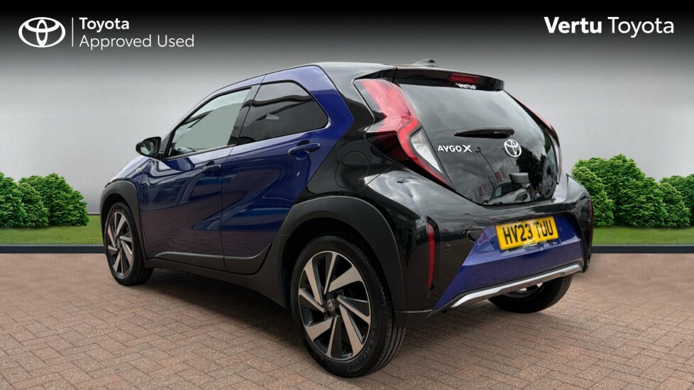 Toyota Aygo X Exclusive Blue #4