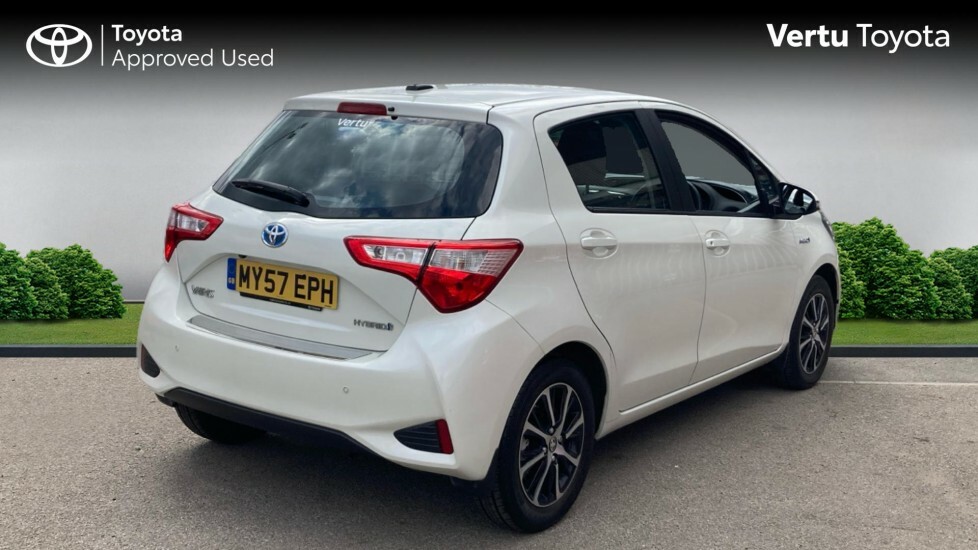 Toyota Yaris Icon Tech #2