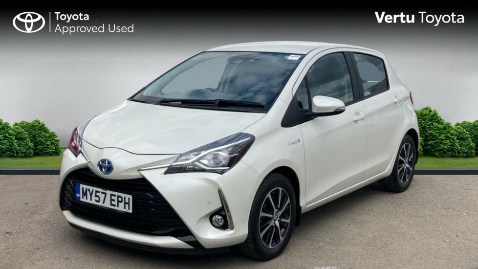 Toyota Yaris Icon Tech #3
