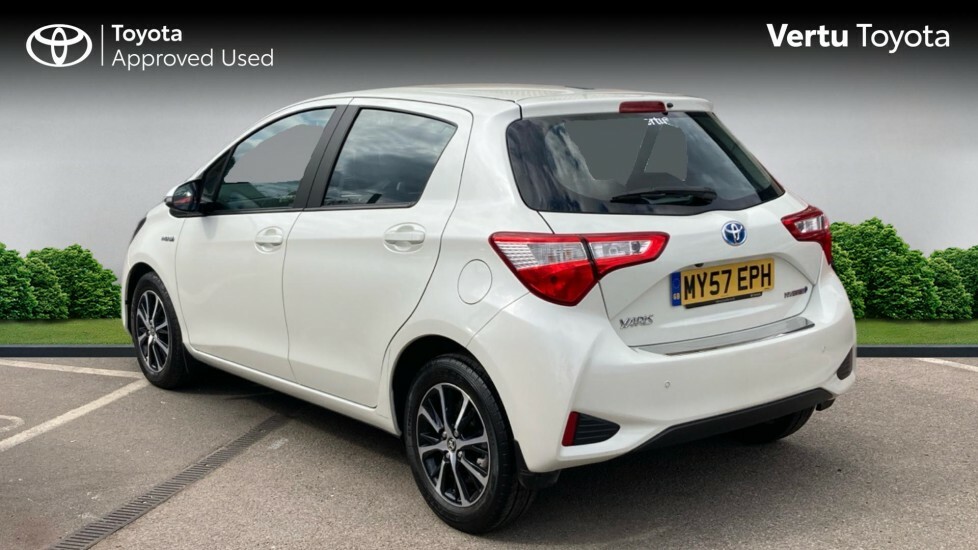Toyota Yaris Icon Tech #4