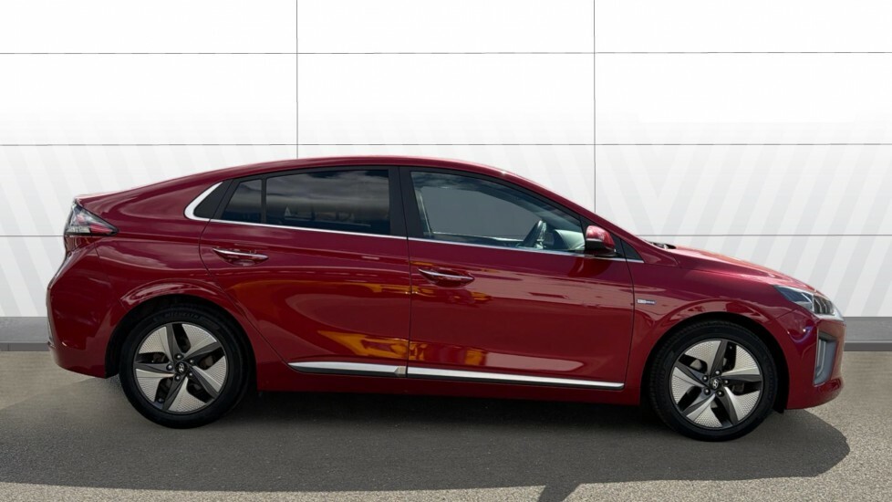 Hyundai Ioniq Premium Se FE70RMU Red #5