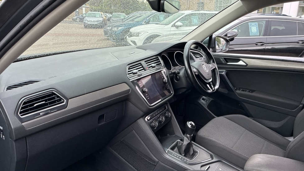 Volkswagen Tiguan Allspace Match AE21YHM Grey #2