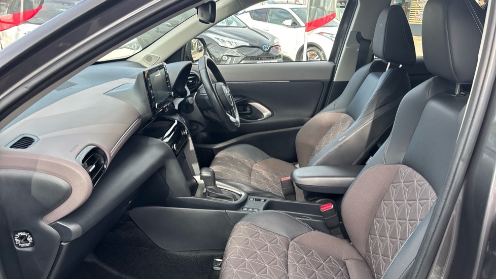 Toyota Yaris Cross Excel Grey #5