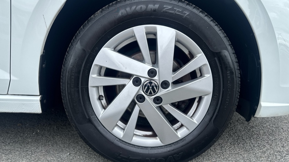 Volkswagen Polo Life White #5