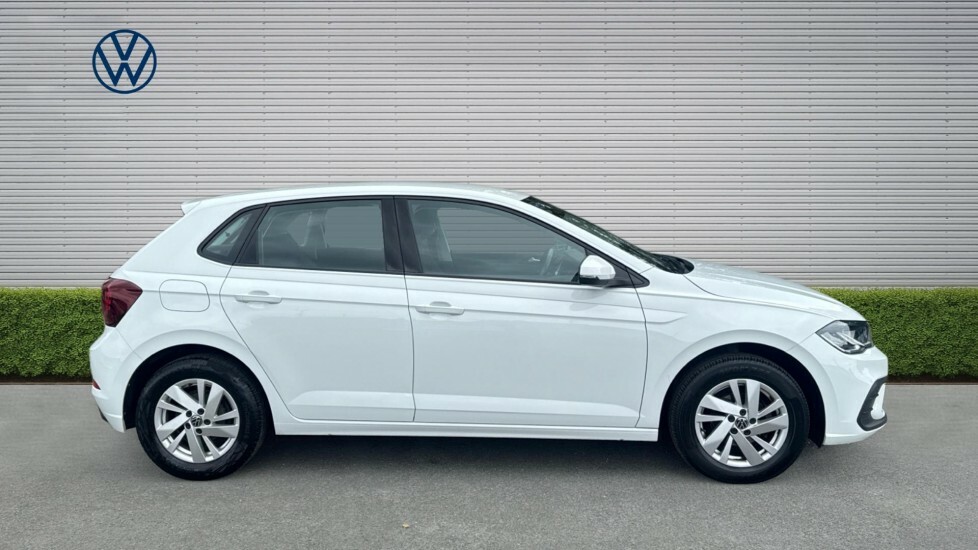 Volkswagen Polo Life White #4