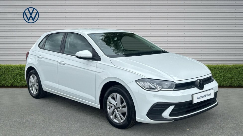 Volkswagen Polo Life White