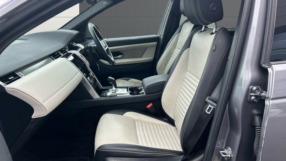 Land Rover Discovery Sport Urban Edition YC22LLA Grey #3