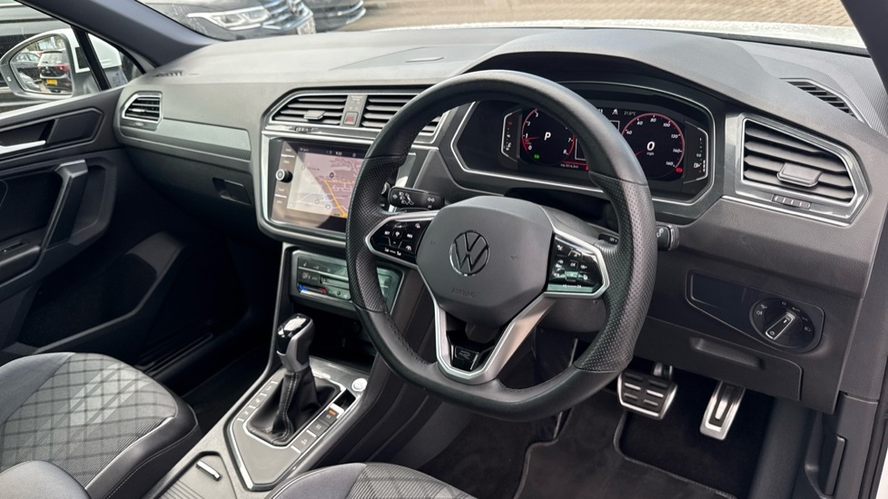 Volkswagen Tiguan R-line MT23AFA White #6