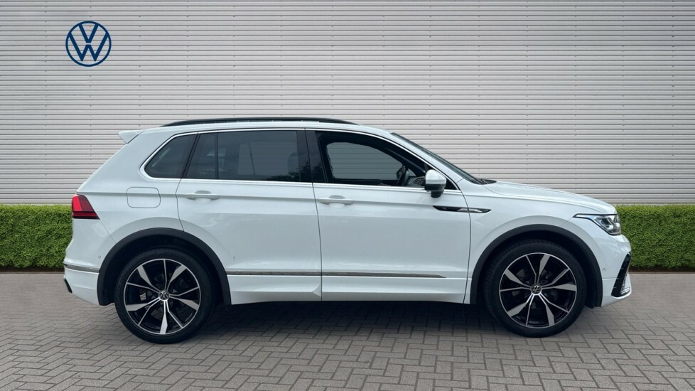 Volkswagen Tiguan R-line MT23AFA White #4