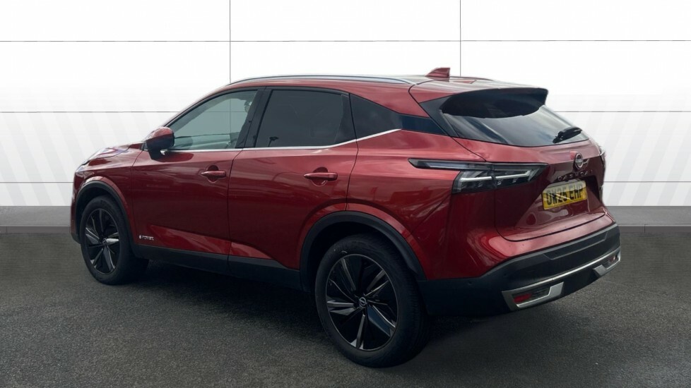 Nissan Qashqai Tekna Red #2