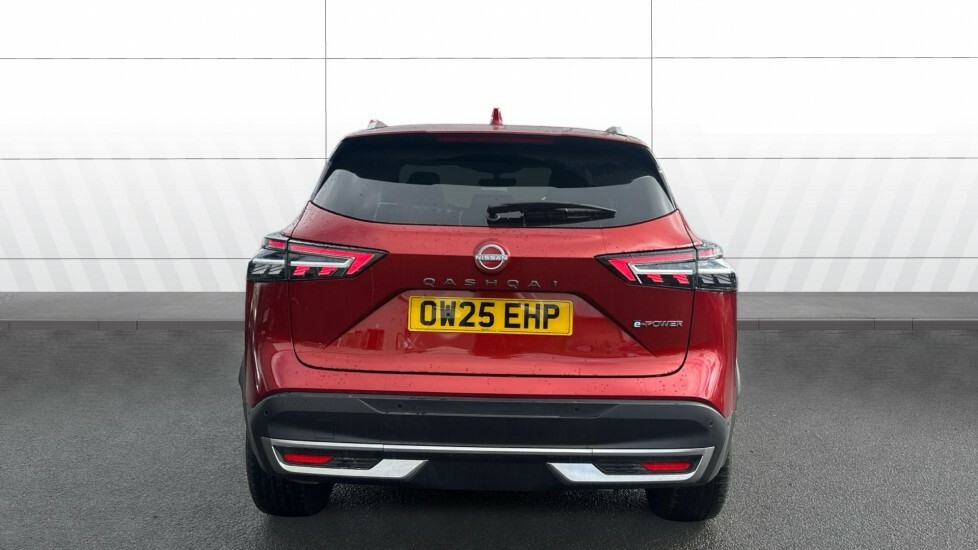 Nissan Qashqai Tekna Red #6