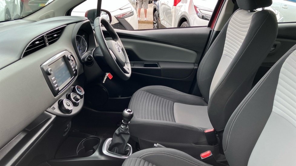 Toyota Yaris Icon YO18VYV Red #5