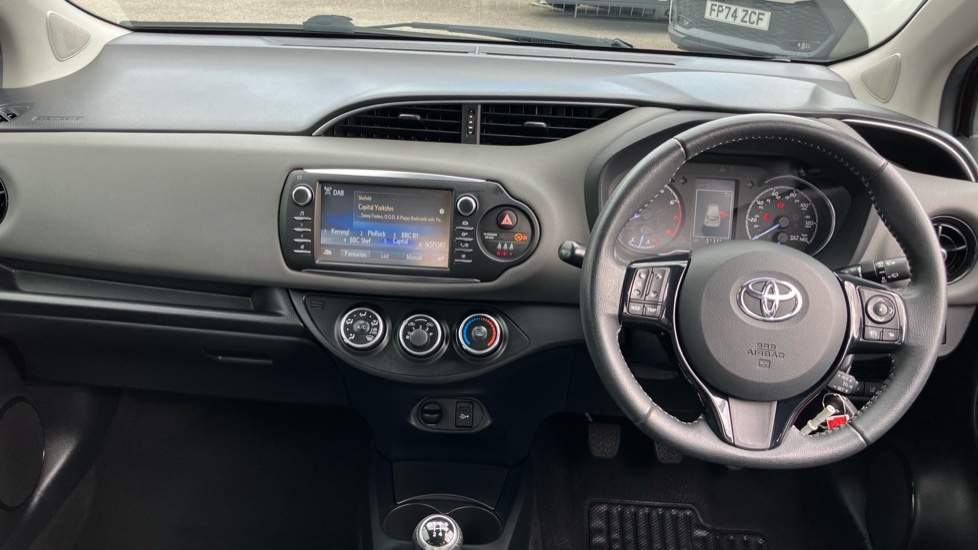 Toyota Yaris Icon YO18VYV Red #6