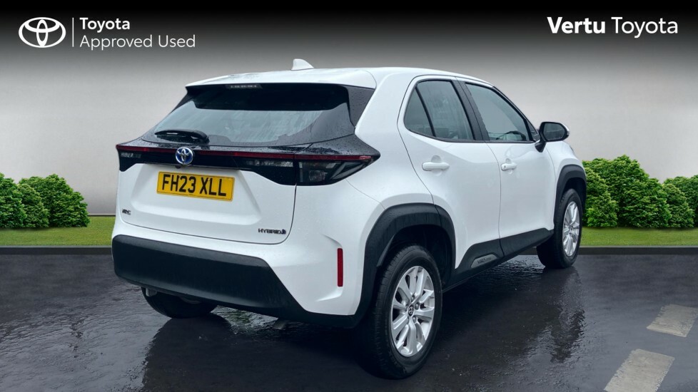 Toyota Yaris Cross Icon White #2