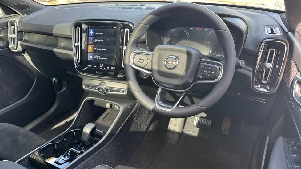 Volvo XC40 Ultimate Black #4
