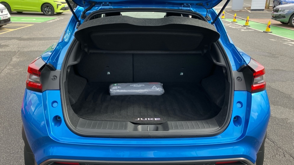 Nissan Juke Tekna Blue #4