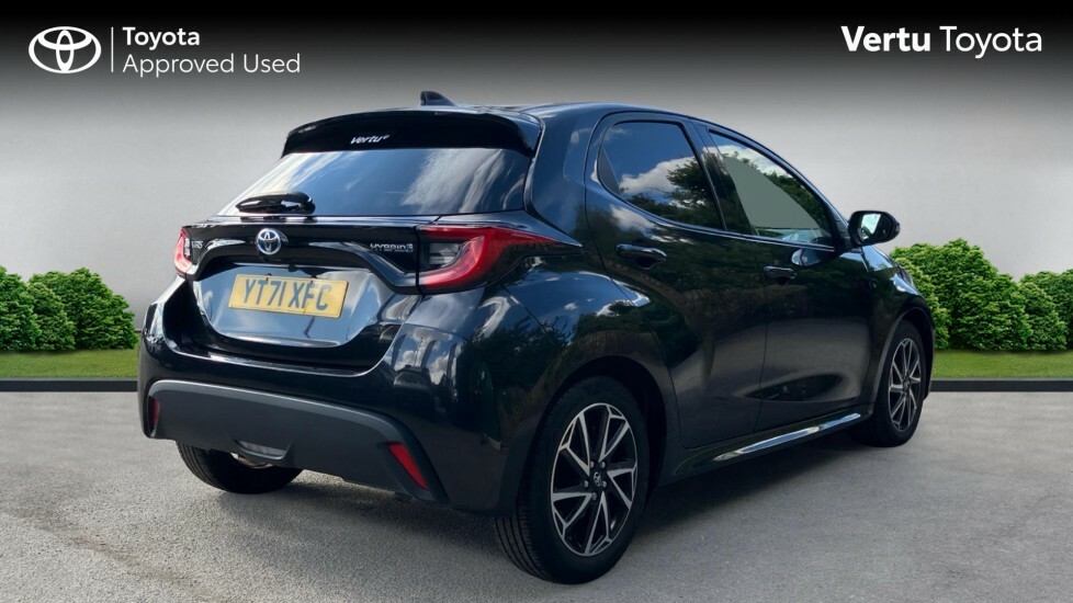 Toyota Yaris Design Black #2