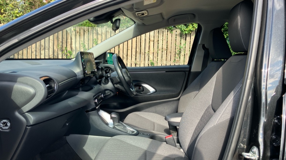 Toyota Yaris Design Black #5
