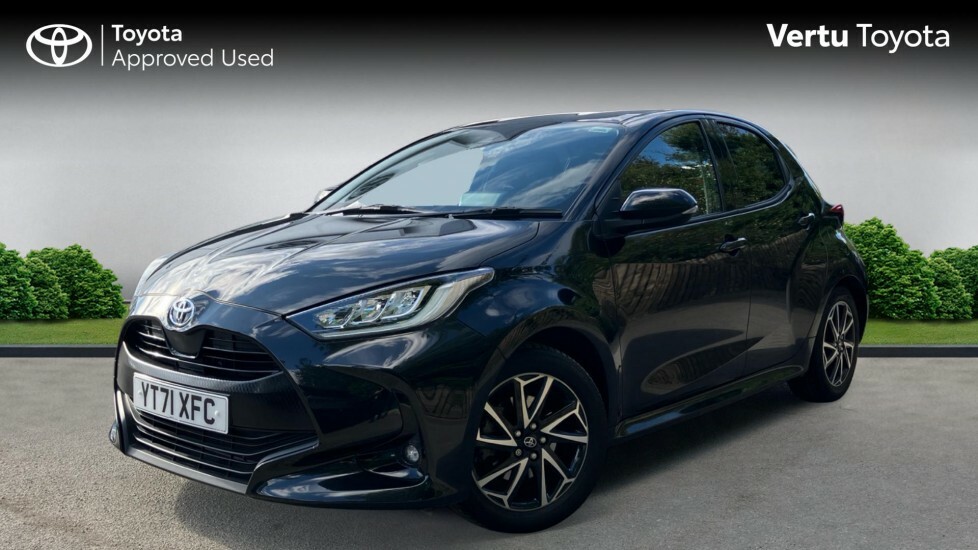 Toyota Yaris Design Black #3