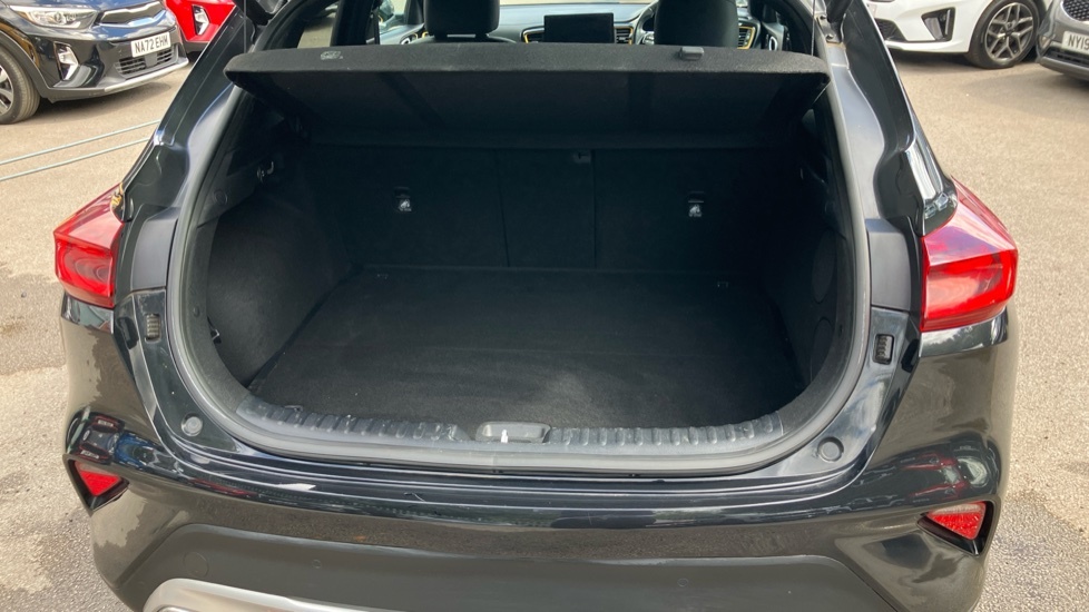 Kia Xceed First Edition Black #4
