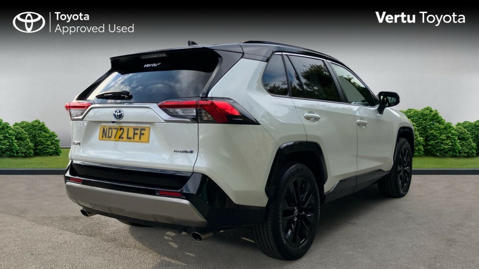 Toyota Rav 4 Dynamic White #2