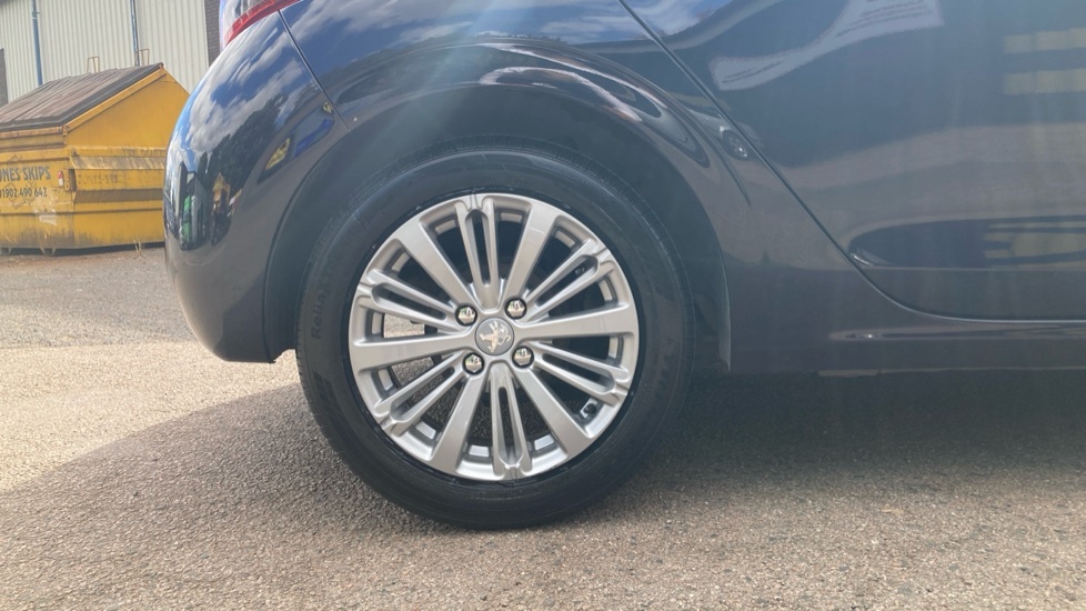 Peugeot 208 Allure Blue #6