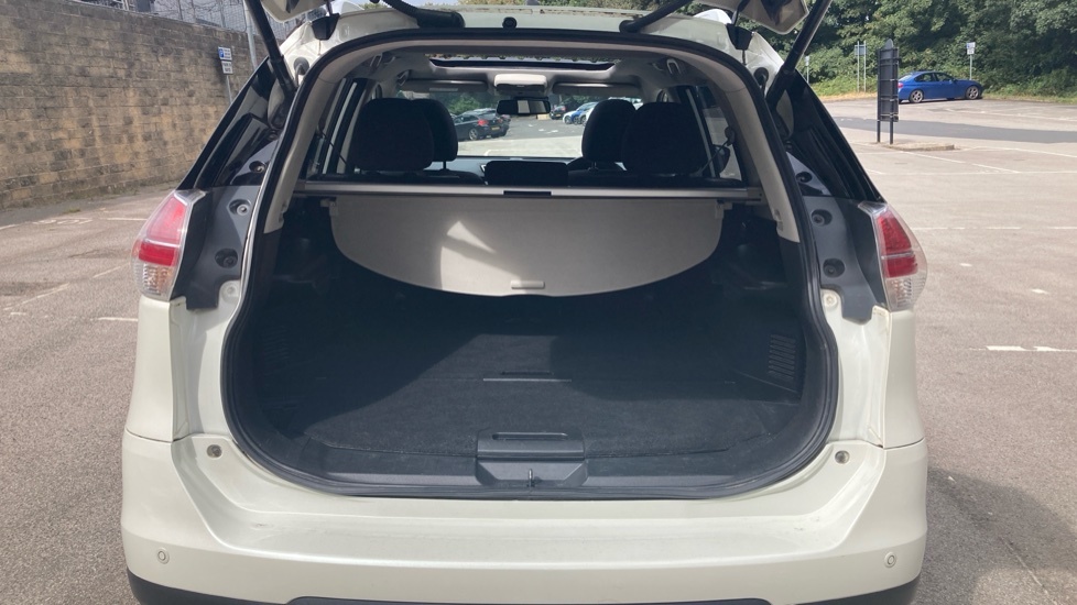 Nissan X-Trail N-vision White #4