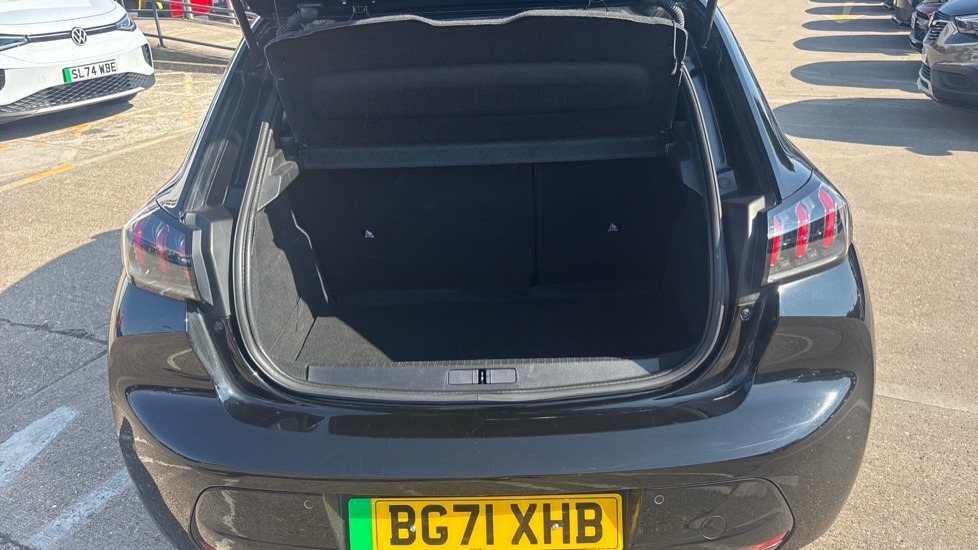 Peugeot e-208 Gt Black #4
