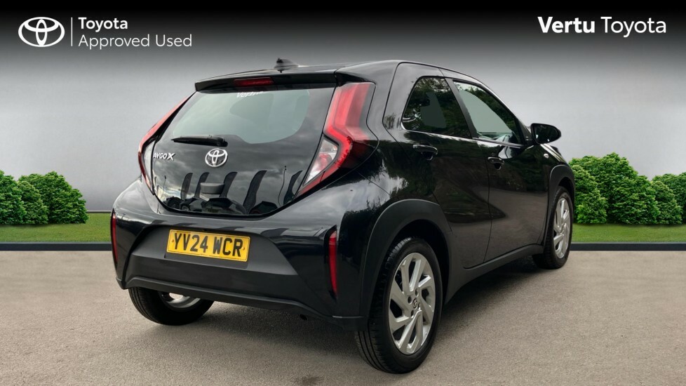 Toyota Aygo X Pure Black #2