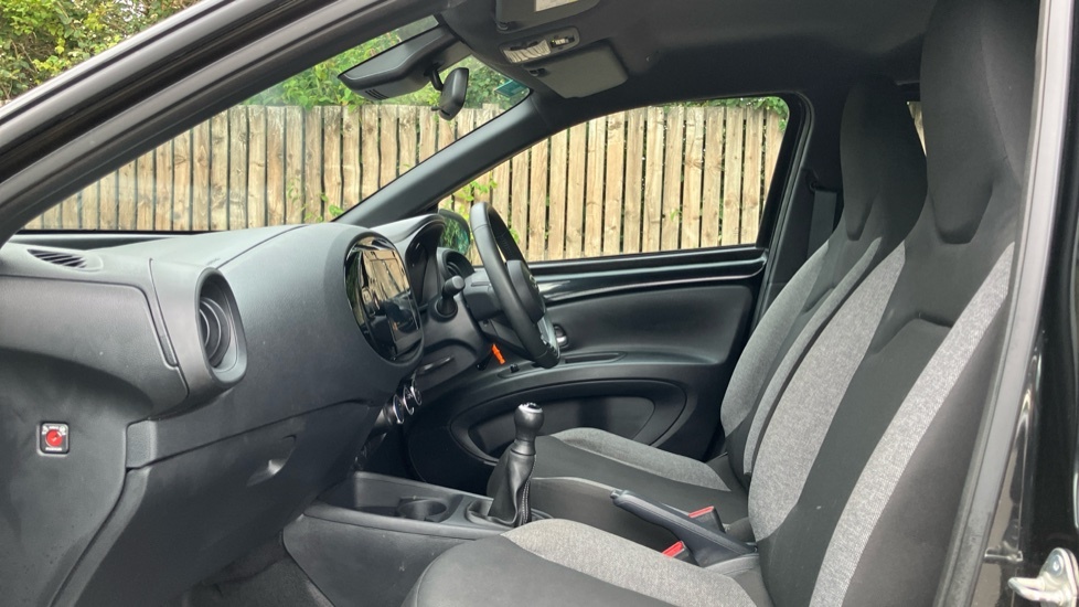 Toyota Aygo X Pure Black #5