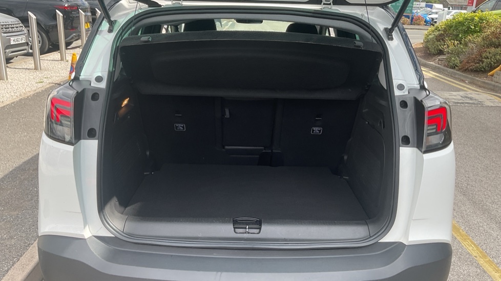 Vauxhall Crossland Ultimate White #4