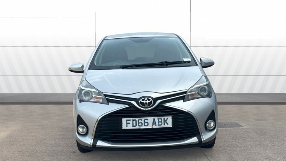 Toyota Yaris Icon Silver #3