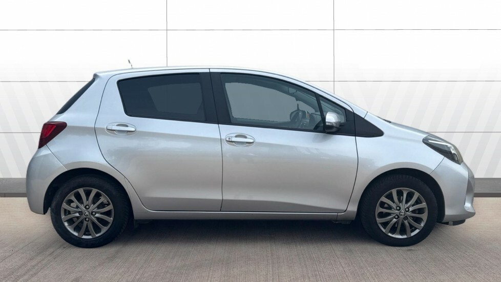 Toyota Yaris Icon Silver #5