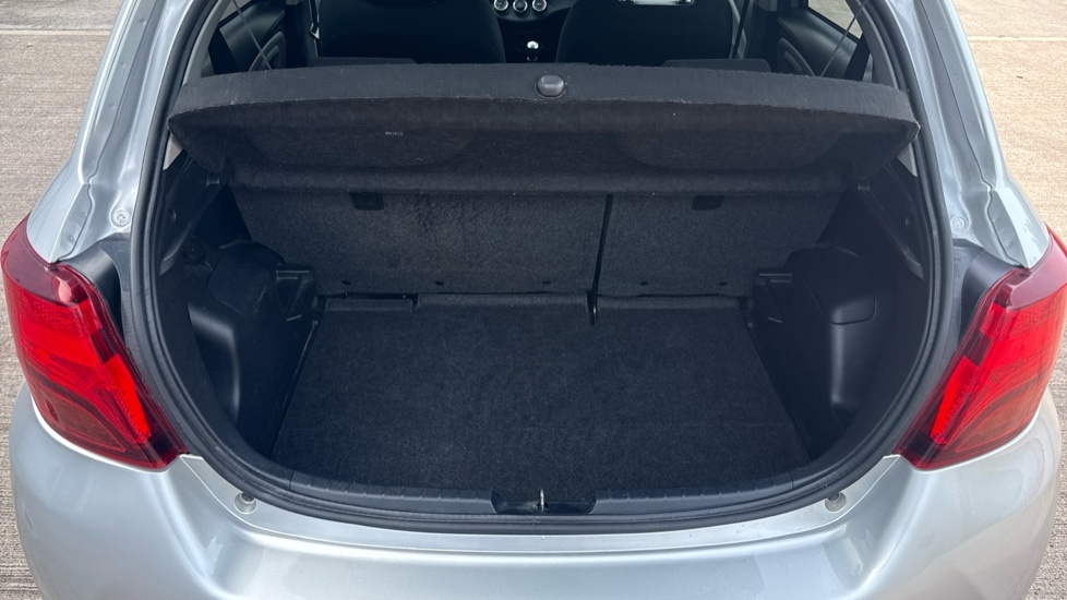 Toyota Yaris Icon Silver #4