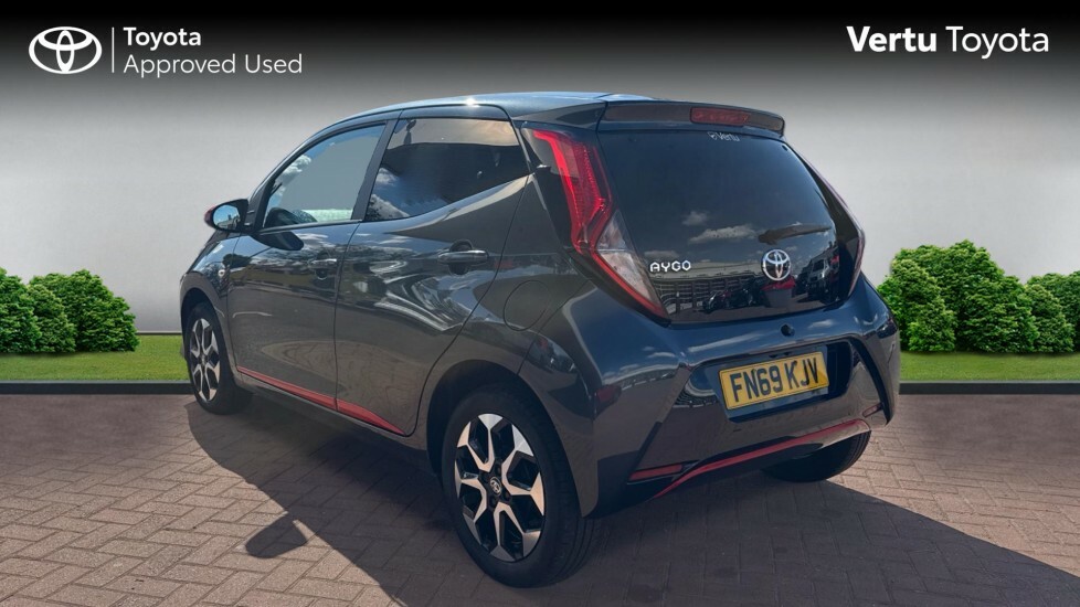 Toyota Aygo X X-trend Grey #4
