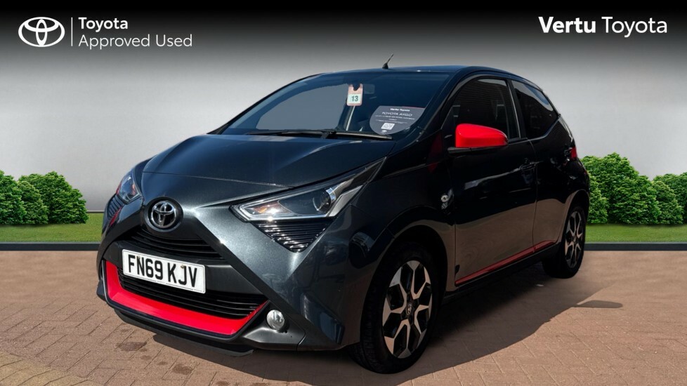 Toyota Aygo X X-trend Grey #3