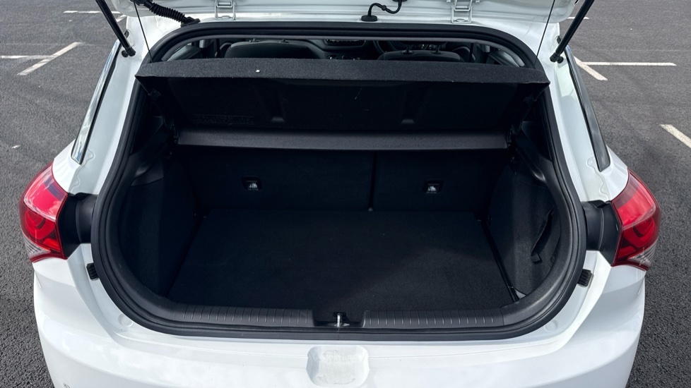Hyundai I20 Se White #4