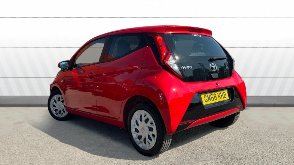 Toyota Aygo X X-play Red #2