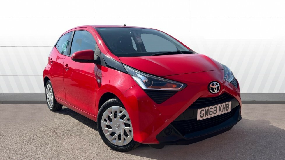 Toyota Aygo X X-play Red
