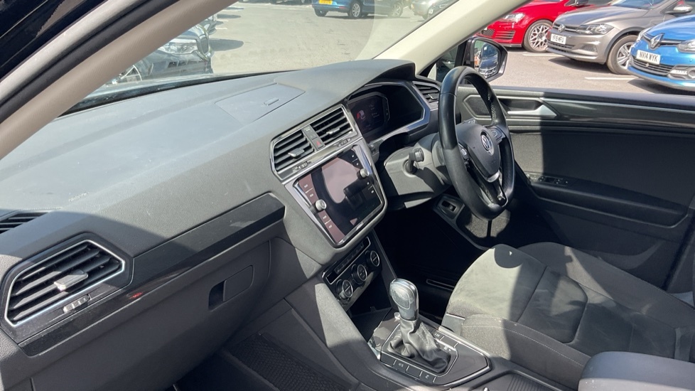 Volkswagen Tiguan Allspace Sel VE70JMV Black #2