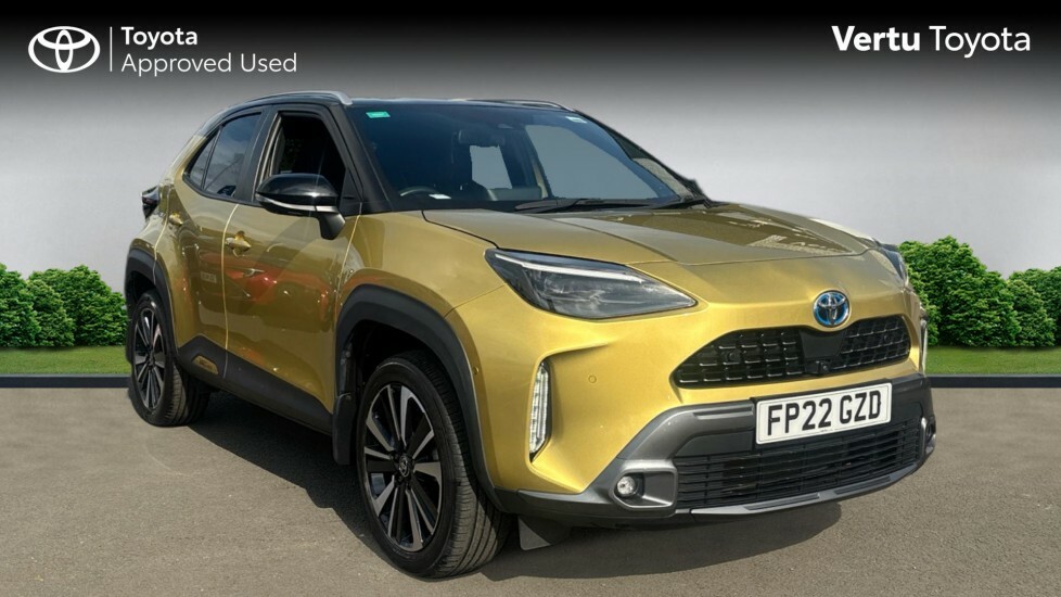 Toyota Yaris Cross Premiere Edition FP22GZD Yellow