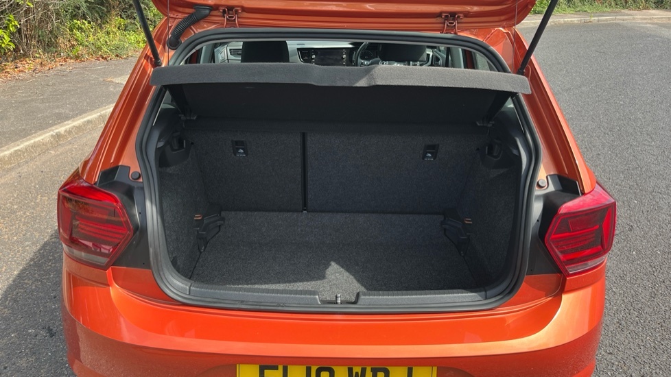 Volkswagen Polo Se Orange #4
