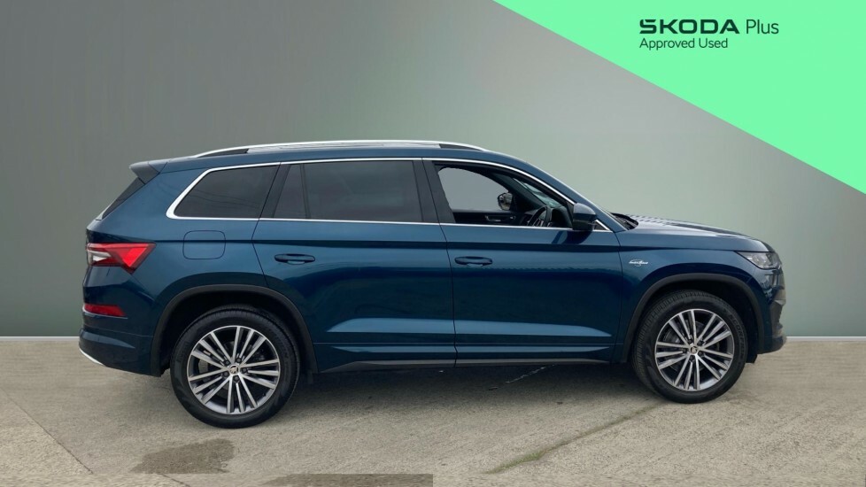 Skoda Kodiaq Laurin Klement YB71UWU Blue #4