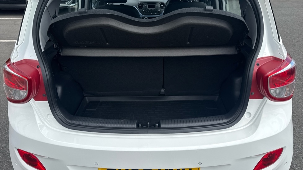 Hyundai I10 Premium Se White #4