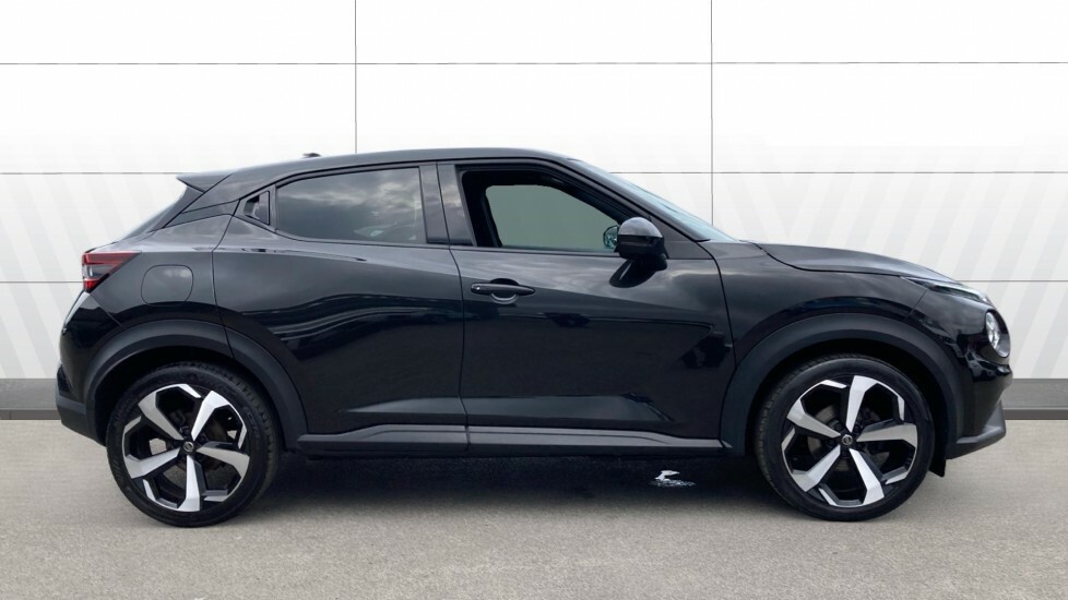 Nissan Juke Tekna Black #5