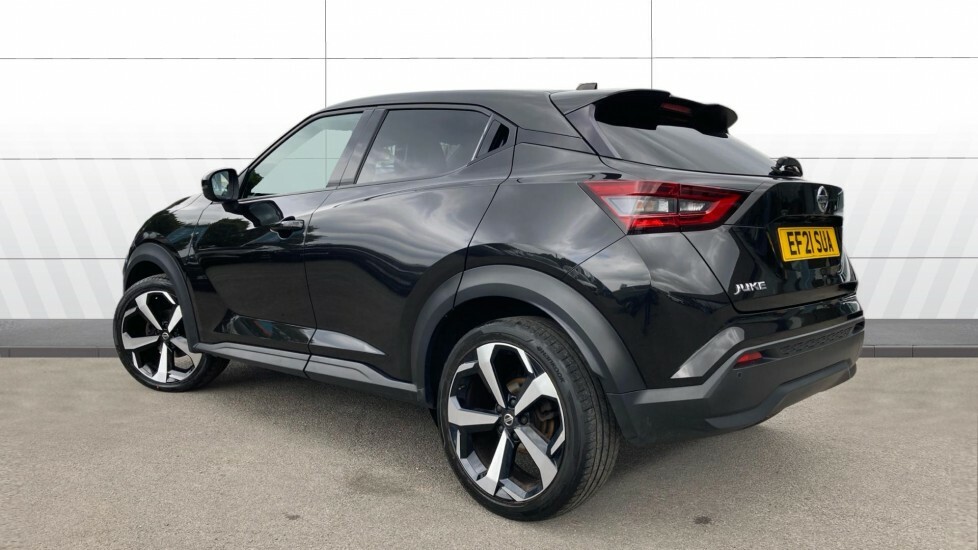 Nissan Juke Tekna Black #2