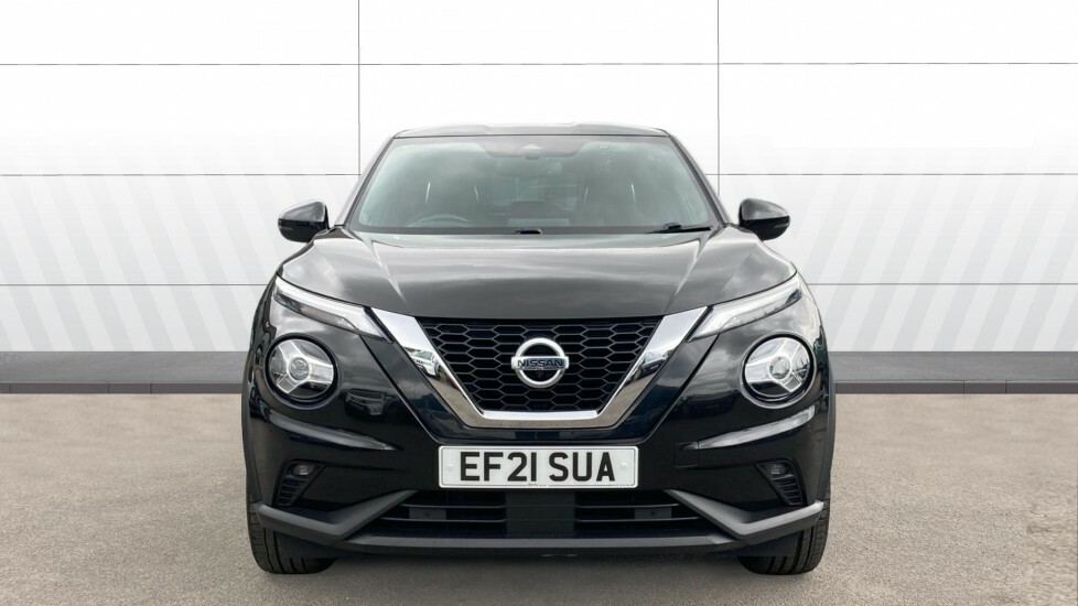 Nissan Juke Tekna Black #3
