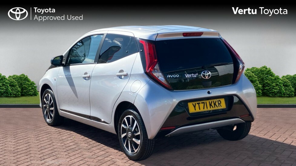 Toyota Aygo X X-trend Silver #4